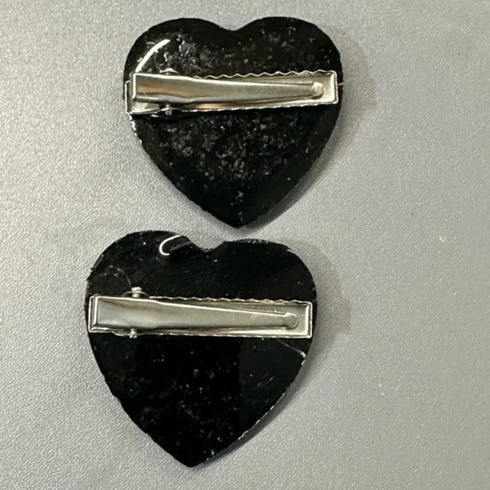 NEW Hair Accessories Clips set of‎ 2 hearts
